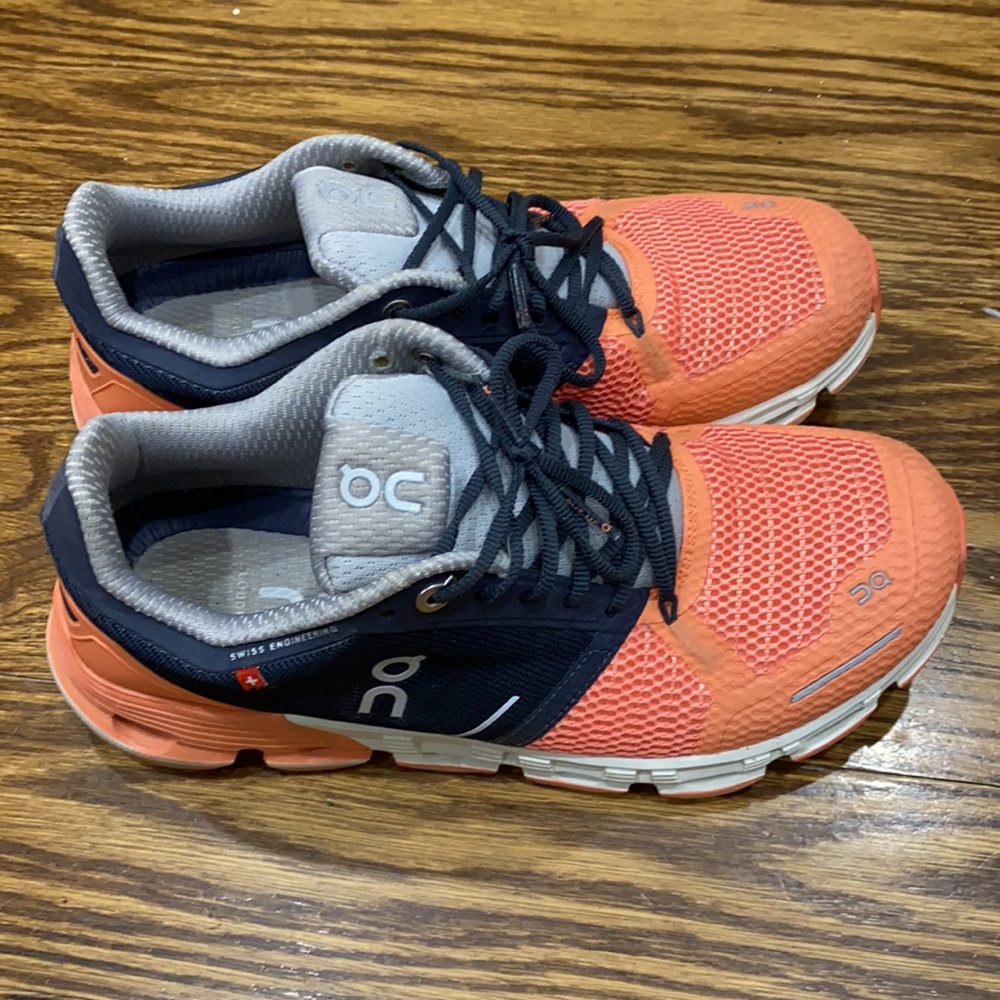 On Running shoes - Picture 2 of 6